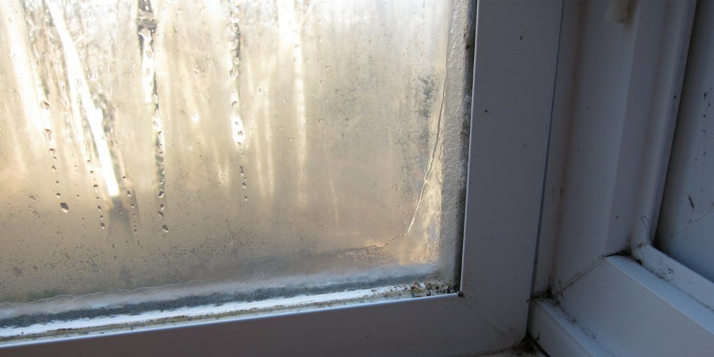  потеют пластиковые окна в доме что делать:  зимой потеют .