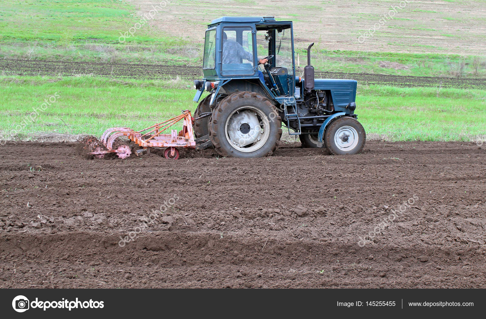 Насадка для культивации почвы на трактор МТ-100