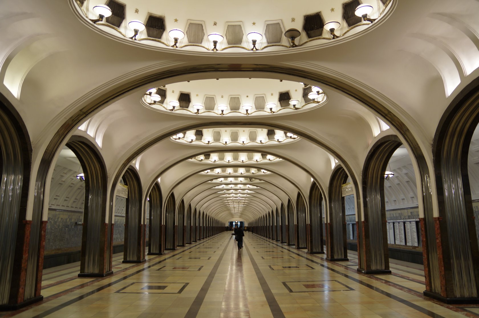 Здания метро москвы