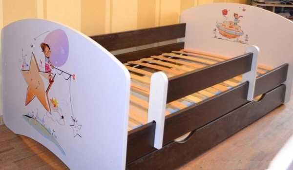 Защитный бортик для детской кровати от падения